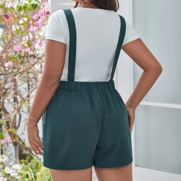 PRICE IS FIRM! SHEIN Plus Overall Shorts Romper - Picture 2 of 4